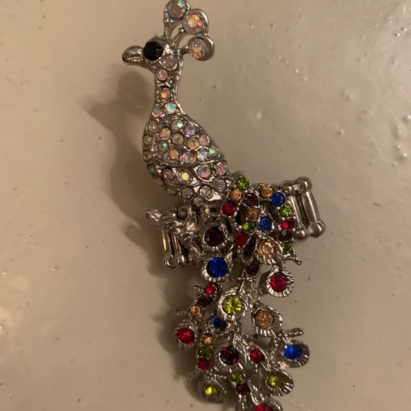⭐️ 2 for $25 ⭐️ Stretchy peacock ring with crystals - Picture 2 of 2